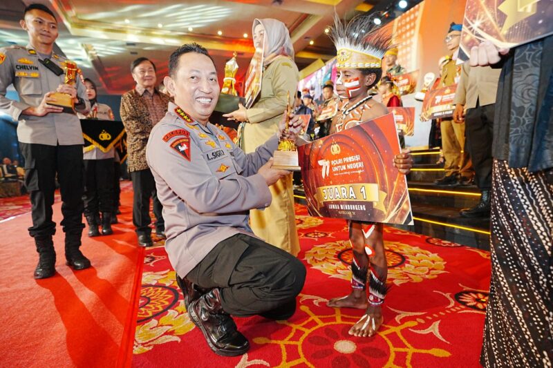 Kapolri Jenderal Listyo Sigit Prabowo pada acara Awarding Day Apresiasi Kreasi 77 Polri Presisi Untuk Negeri di Balai Samudera, Jakarta, Rabu (12/7) malam. (ist)