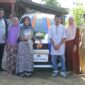 Penyerahan hadiah grand prize 1 unit mobil Daihatsu Xenia kepada Marimang ahli waris almarhum Jumari. (ist)