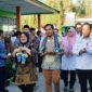 Tim verifikasi lapangan KKS dari pusat berkunjung ke lokus pemukiman sehat dan sekolah sehat di Desa Pitumpidange, Kecamatan Libureng, Kabupaten Bone, Rabu (13/9). (ist)  