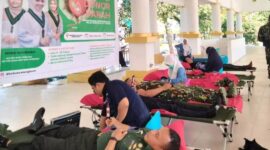 Pelaksanaan donor darah di Podium Lapangan Merdeka, Kabupaten Bone, Rabu (13/9). (ist)