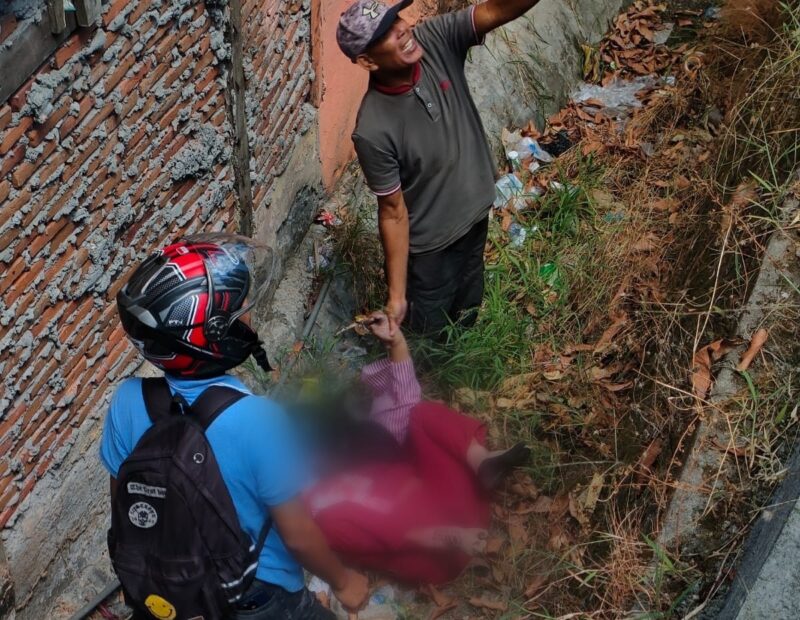 Suhaeni (50) ditemukan meninggal  dunia di samping rumah warga, Kabupaten Bone, Sabtu (16/9). (ist)