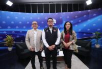 Foto bersama disela-sela diskusi Forum Merdeka Barat 9 (FMB9) bertajuk “FIFA U-17 World Cup: Momentum Regenerasi Sepak Bola Indonesia”, Senin (20/11). (ist)