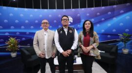 Foto bersama disela-sela diskusi Forum Merdeka Barat 9 (FMB9) bertajuk “FIFA U-17 World Cup: Momentum Regenerasi Sepak Bola Indonesia”, Senin (20/11). (ist)