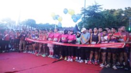 Para peserta Bhayangkara RUN 2024 Polres Bone bersiap di garis start. (ist)