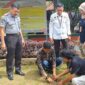 Aksi penanaman pohon di Lapas Kelas IIA Watampone usai pelantikan anggota KPPS Kelurahan Cellu, Kabupaten Bone, Kamis (25/1). (ist)