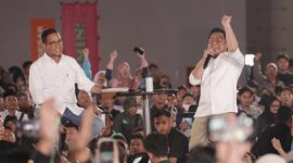 Paslon nomor urut 1 dalam acara Desak Anies yang digabung dengan Slepet Imin di JIExpo Hall A, Kemayoran, Jakarta Pusat, Senin (29/1/2024). (int)