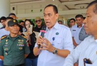 Kepala BNNK Bone La Muati saat menghadiri acara deklarasi perang melawan narkoba yang diinisiasi Forbes Anti Narkoba Kabupaten Bone, Rabu (7/2). (DIKSIKU/Idhul)