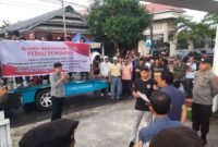 Aliansi Masyarakat Bone Peduli Demokrasi gelar demo di Kantor KPU Bone, Sabtu (24/2). (ist) 