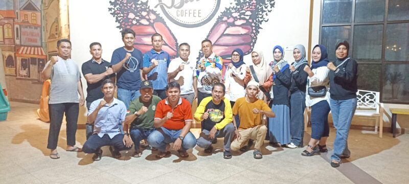 Foto bersama Pengurus KORMI Bone disela-sela rapat finalisasi kepengurusan, Minggu (14/4). (ist)