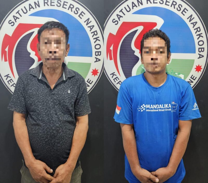 Pelaku Narkoba AM dan K yang diamankan Satresnarkoba Polres Bone, Senin (15/4). (ist)