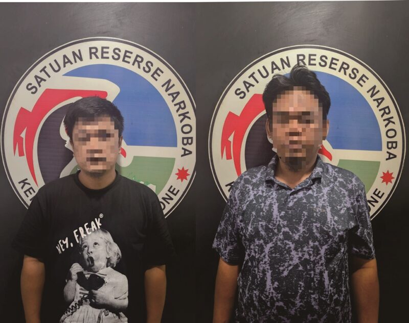 Dua pelaku narkoba yang diamankan Satresnarkoba Polres Bone, Sabtu (18/5). (ist)