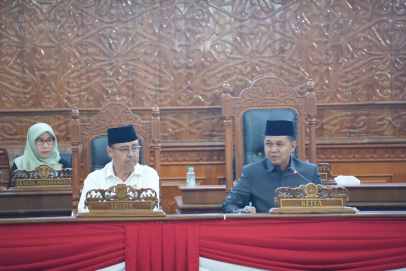Rapat Paripurna DPRD Kutim Ke-25, penyampaian tanggapan pemerintah terhadap pandangan umum fraksi-fraksi soal dua buah raperda. (ist) 