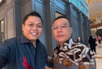 Yasir Machmud berfoto selfi dengan Ketua Harian DPP Partai Gerindra Sufmi Dasco Ahmad. (ist)