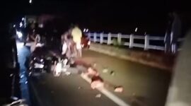 Kondisi tempat kejadian perkara kecelakaan lalu lintas di kawasan Pelabuhan Bajoe, Kabupaten Bone, Sabtu (8/6). (ist)