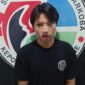 Pemuda berinisial IK (23) yang ditangkap Satresnarkoba Polres Bone pada Kamis (13/6) malam. (ist)