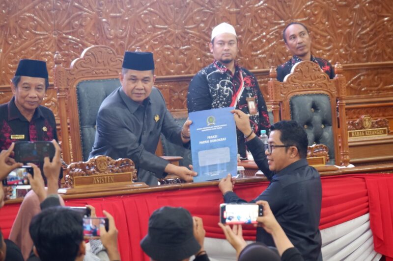 Anggota DPRD Kutai Timur, Muhammad Amin (kacamata). (ist) 
