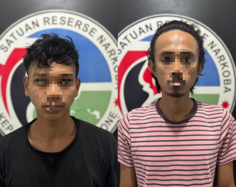 ARG (20) dan AMT (29). dua pelaku narkoba yang diamankan Satresnarkoba Polres Bone, Minggu (23/6). (st)