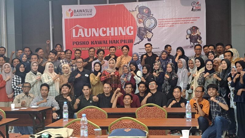 Bawaslu Bone launching posko kawal hak pilih di Hotel Novena, Kota Watampone, Rabu (26/6). (DIKSIKU/Idhul)