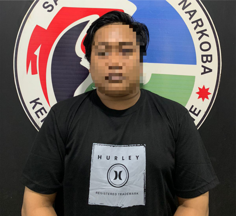 Pelaku narkoba berinisial S yang diamankan Satresnarkoba Polres Bone pada Senin (3/6). (ist)