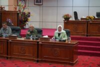 Wakil Ketua Komisi I DPRD Kota Bontang, Tri Ismawati (jilbab). (ist)