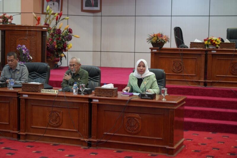 Wakil Ketua Komisi I DPRD Kota Bontang, Tri Ismawati (jilbab). (ist)