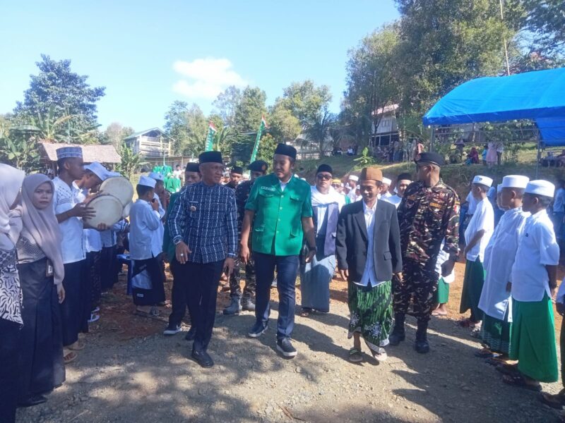 Pj Bupati Bone Andi Islamuddin didampingi Ketua Umum PP GP Anshor dan Ketua Ponpes Nahdliying Agrobisnis Gunung Lerang. (ist)
