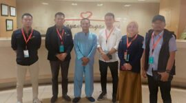 Paslon Beramal jalani pemeriksaan kesehatan di RS Wahidin Sudirohusodo, Makassar, Sabtu (31/8). (ist) 