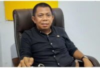 Komisioner KPU Bone, Zainal. (int)