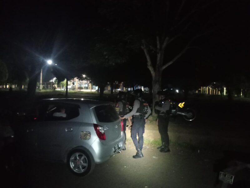 Dalam patroli cooling system ini personil Polres Bone mendatangi tempat-tempat yang memiliki resiko terjadinya pelanggaran. (ist)