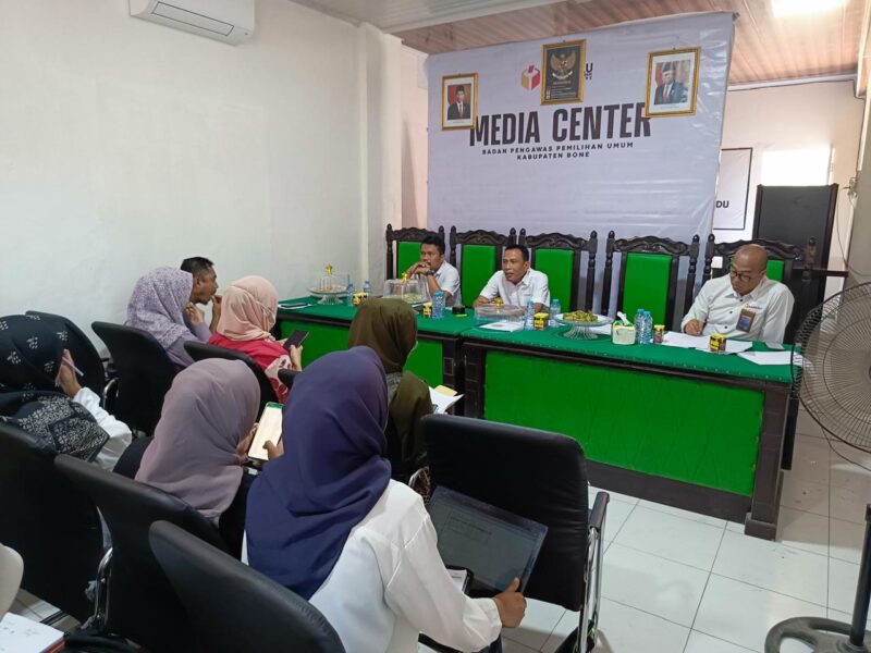 Bawaslu Bone gelar Rakor dengan seluruh Panwascam di Kabupaten Bone, Rabu (4/9/2024). (ist)
