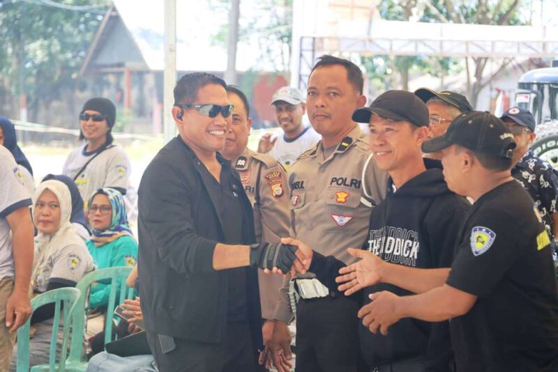 Kapolres Bone menghadiri acara Anniversary 25 Tahun Scooter Club. (ist)