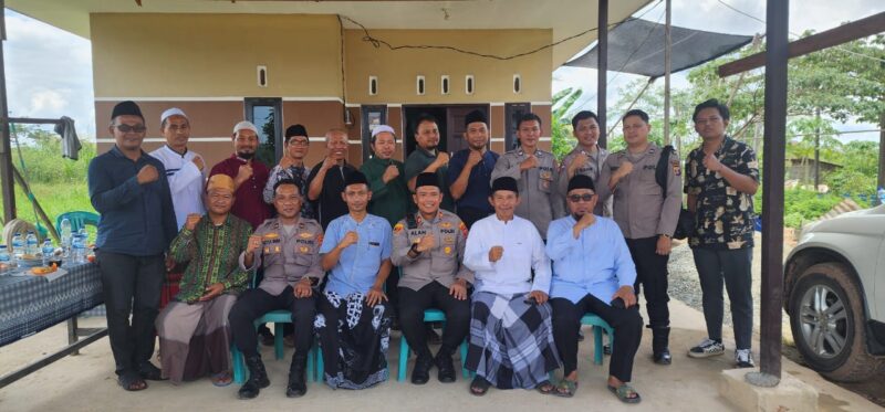 Kapolsek Sangatta Utara bersilaturahmi dengan PCNU Kutim. (ist)