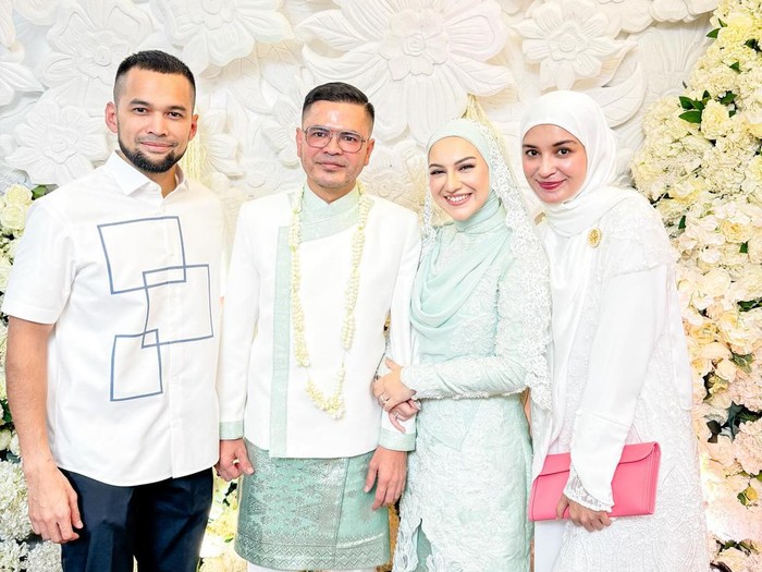  Teuku Wisnu dan Shireen menghadiri pernikahan Irish Bella dan Haldy Sabri. Foto: InstagramBaca artikel wolipop, 
