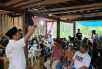 Calon Bupati Bone Andi Irwandi Natsir kampanye di hadapan warga Bakunge, Sabtu (2/11). (ist)