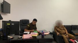 Kasus pelanggaran netralitas ASN Camat Dua Boccoe kini dilimpahkan ke Kejari Bone. (ist)