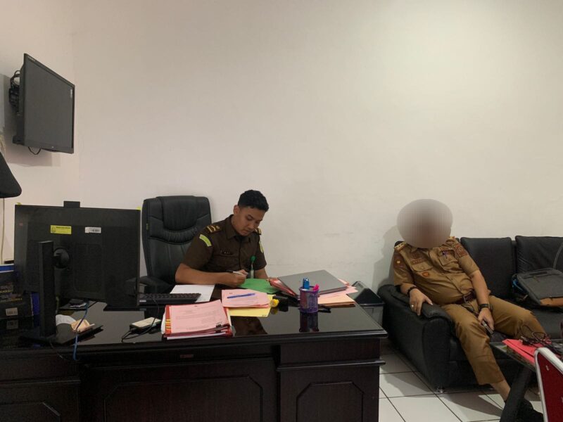 Kasus pelanggaran netralitas ASN Camat Dua Boccoe kini dilimpahkan ke Kejari Bone. (ist)