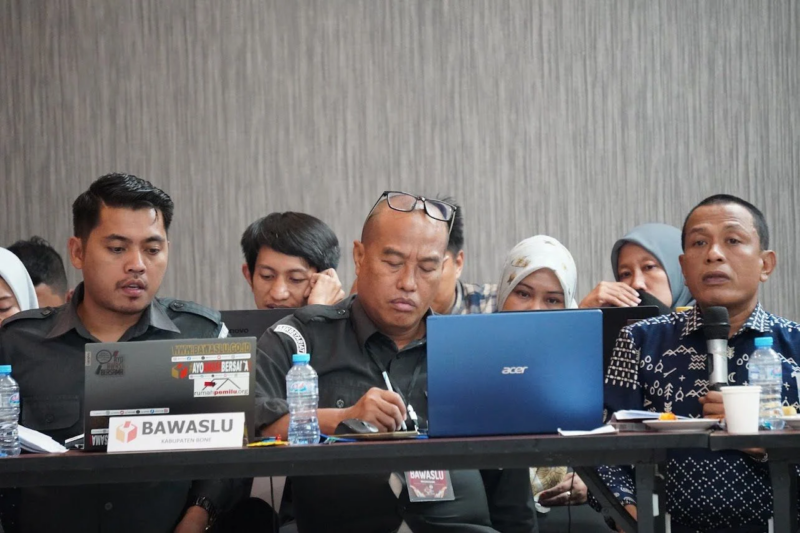 KPU Bone Tetapkan Hasil Rekapitulasi Pemilu 2024, Bawaslu Pastikan Kebenaran Data. (foto:ist)