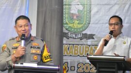 Menghadirkan sebagai pemateri, Kepala Kejaksaan Negeri Sinjai, Dr. Zulkarnaen, S.H, M.H, dan Kapolres Sinjai, AKBP Harry Azhar Hasry. (ist)