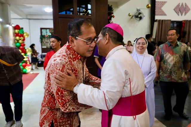 Danny Pomanto Hadiri Open House Natal 2024, Tunjukkan Komitmen Toleransi di Makassar. (ist)