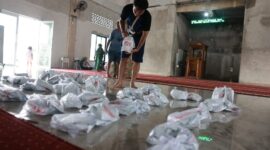 Banjir Surut, Warga Blok 8 Perumnas Antang Kembali Pulih Setelah Mengungsi. (ist)