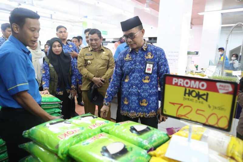 Pantau Harga Jelang Natal dan Tahun Baru, Pj Sekda Makassar Pastikan Stok Pangan Aman. (ist)