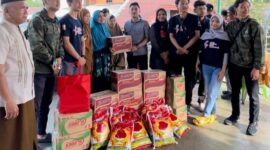 Dispora Kota Makassar Serahkan Sembako untuk Korban Banjir di Kelurahan Manggala. (ist)