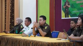 Kasi Intel Kejari Bone Andi Hairil Akhmad saat memberikan materi bahaya narkoba di MAN 1 Bone. (ist)