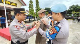 Penyematan pita tanda dimulainya Operasi Keselamatan 2025.