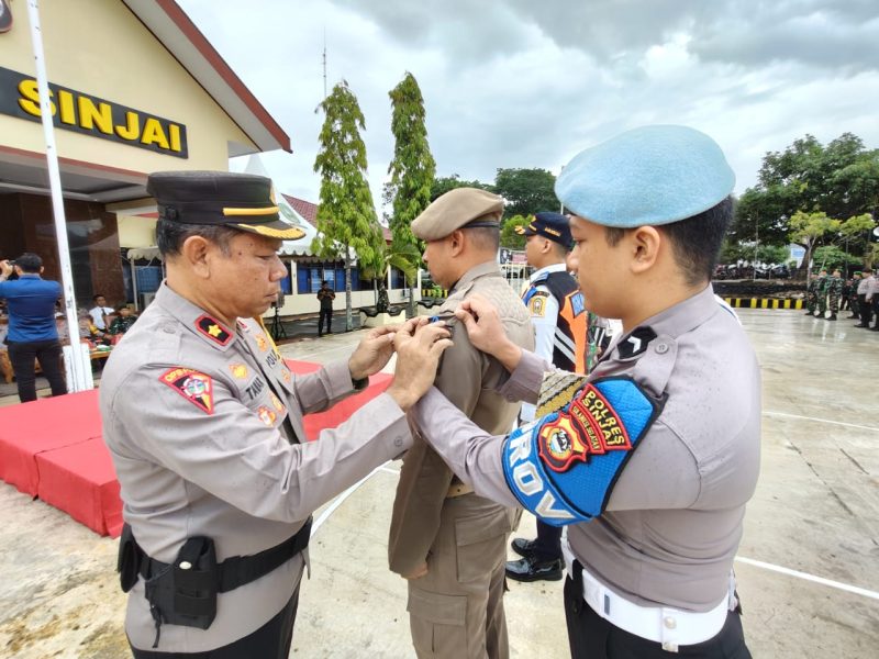 Penyematan pita tanda dimulainya Operasi Keselamatan 2025.
