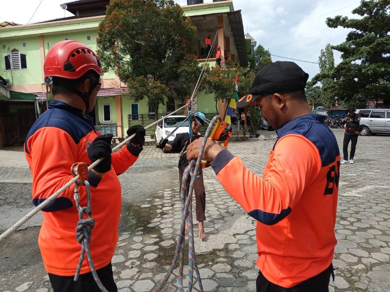 BPBD Bontang Siapkan Siswa SDIT Asy Syaamil Hadapi Bencana Lewat Pelatihan Langsung. (ist)