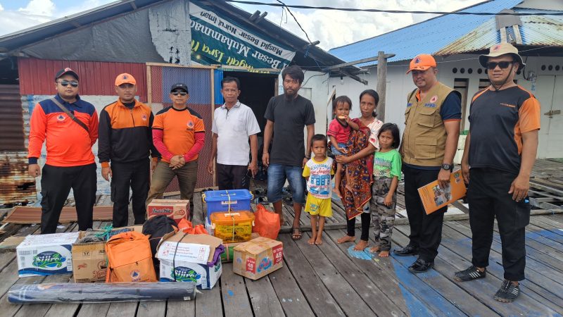 BPBD Bontang Sigap Bantu Pemulihan Korban Kebakaran di Malahing. (ist)