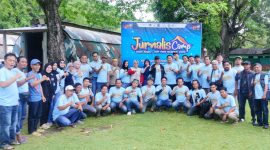 Kebersamaan insan pers dengan Bupati Bone terpilih Andi Asman Sulaiman di Hari Pers Nasional 2025. (ist)