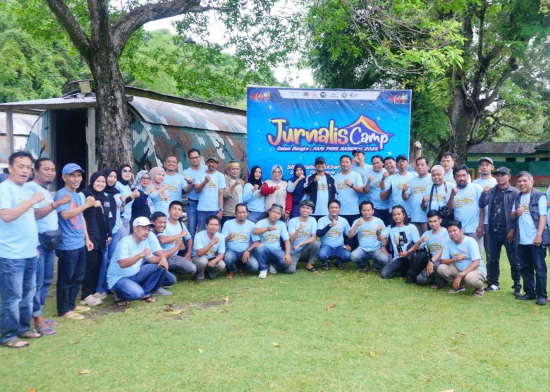 Kebersamaan insan pers dengan Bupati Bone terpilih Andi Asman Sulaiman di Hari Pers Nasional 2025. (ist)