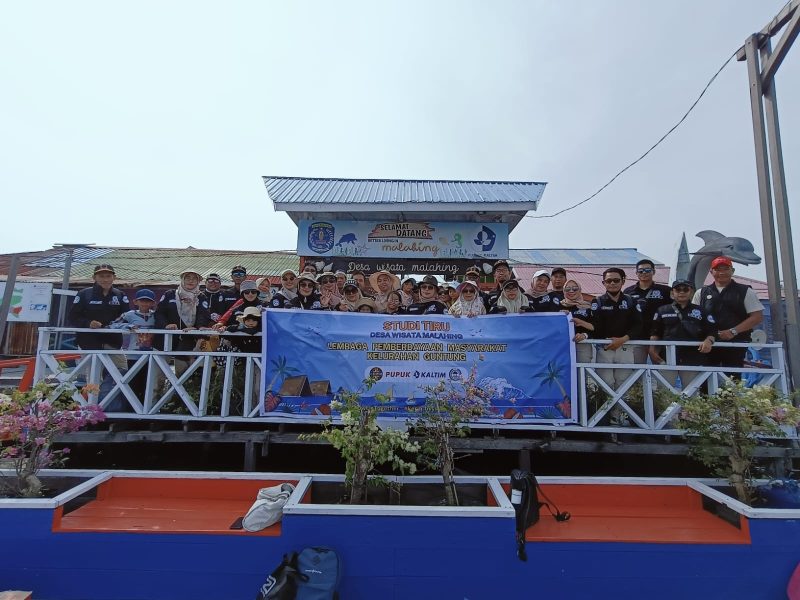 LPM Guntung studi tiru ke Kampung Wisata Malahing, Bontang Selatan, Minggu (16/02). (foto:asep)